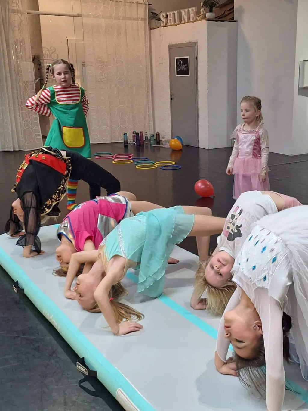 Akrobatik Dance